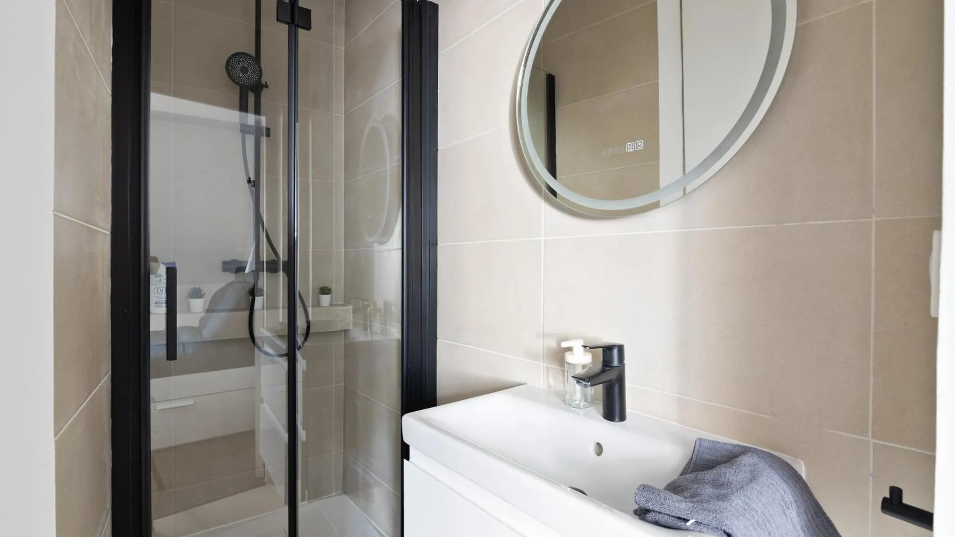 Superb Studio Appartement Quartier Les Marais Free Netflix Paris